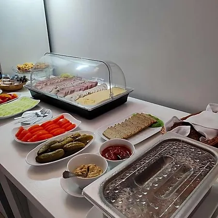 Wioletta Oda ve Kahvaltı 3*
